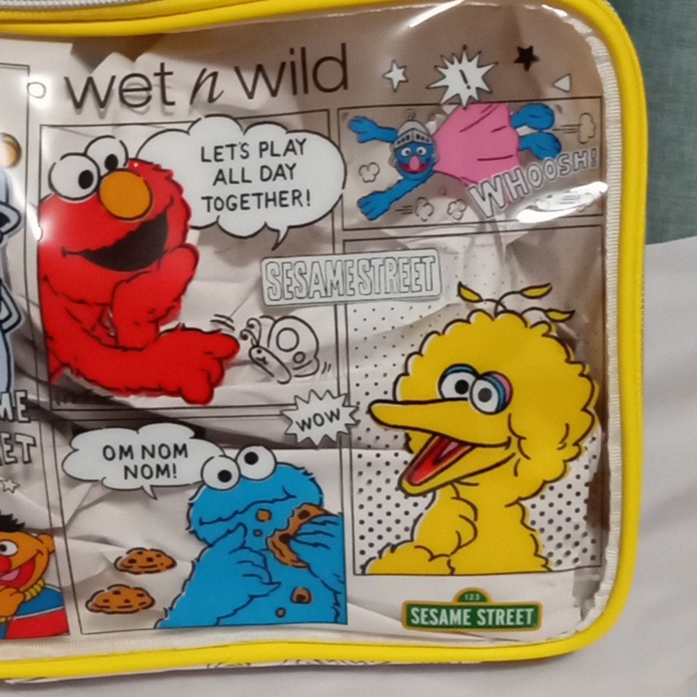 Wet n Wild Sesame Street Makeup Bag - Picture 3 of 6